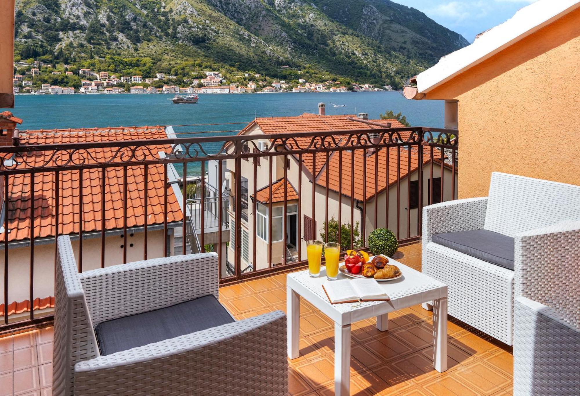 Apartment Busola Kotor Luaran gambar