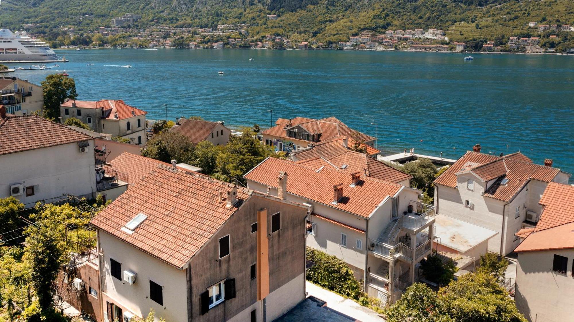 Apartment Busola Kotor Luaran gambar
